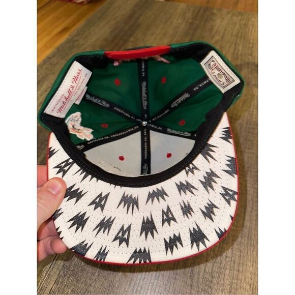 Mitchell & Ness Bait Snapback Milwaukee Bucks Hat Cap - Picture 6 of 8